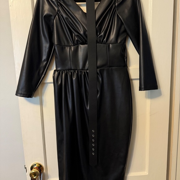 NWT Vixen by Micheline Pitt STARLET WIGGLE DRESS IN BLACK VEGAN LEATHER - Picture 3 of 4